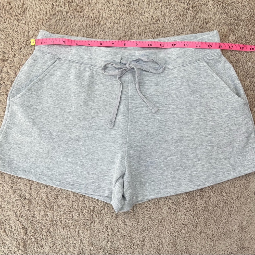Quince Women’s SuperSoft Fleece Lounge Shorts in Heather Gray Size Medium - Picture 12 of 16